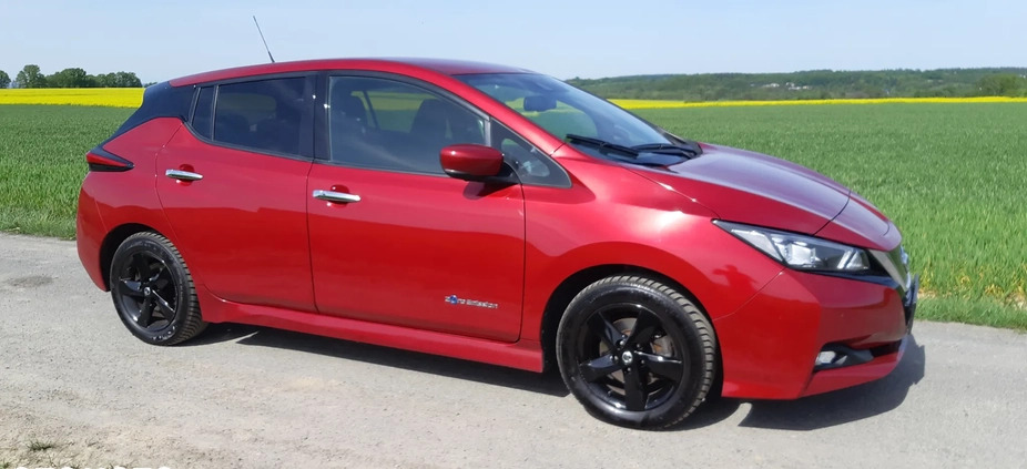 Nissan Leaf cena 51500 przebieg: 85000, rok produkcji 2018 z Rychwał małe 704